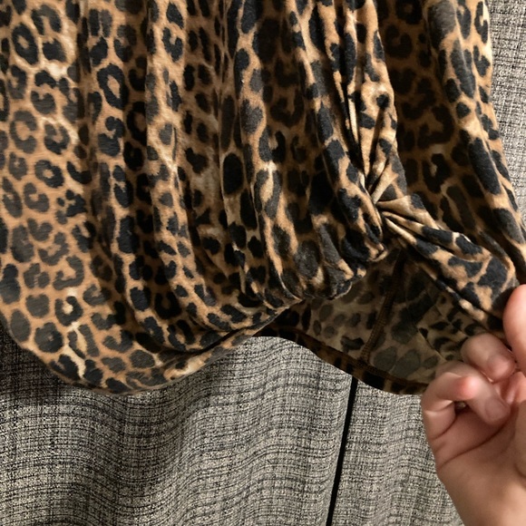 Express Leopard print top, size L - Picture 4 of 5